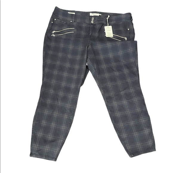 Torrid multi zipped stretchy jegging size 26R NWT - Picture 1 of 15